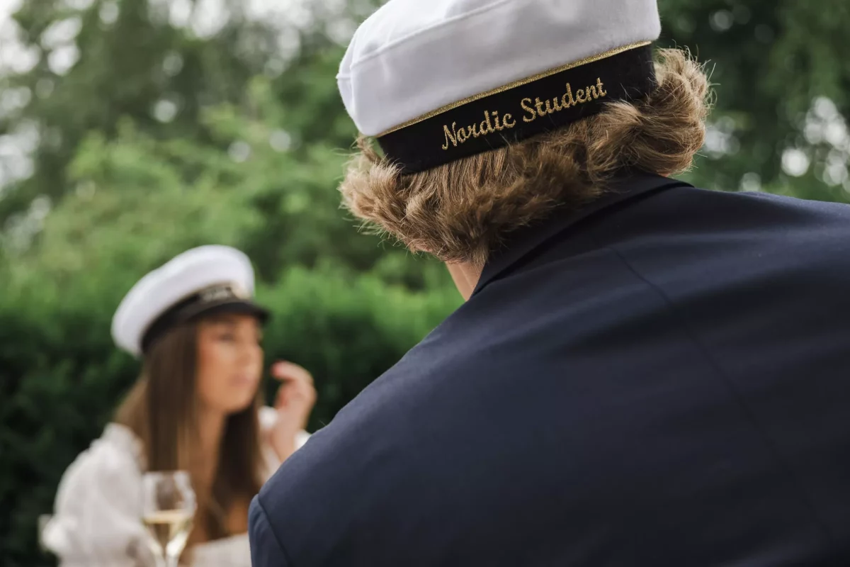 Vad ska man skriva bak på studentmössan?